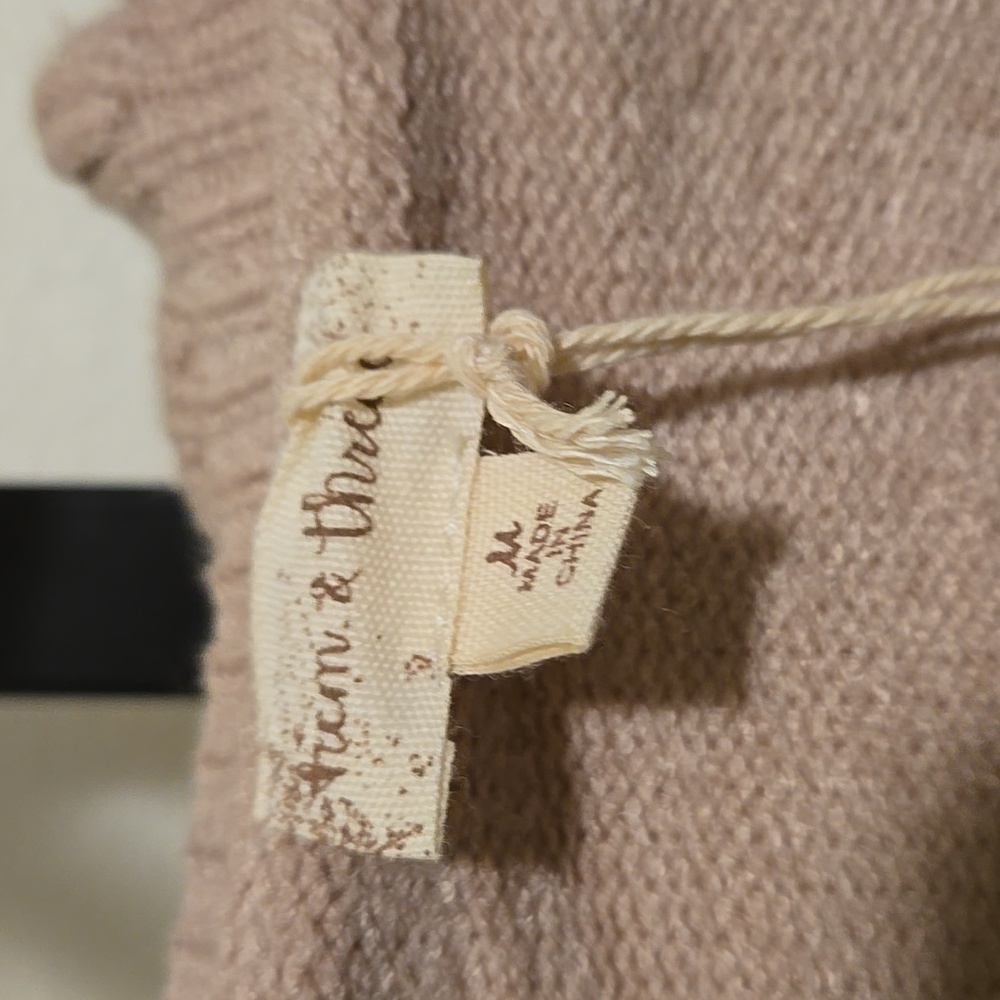 Hem & Thread Ruffled Cardigan NWT - Picture 5 of 7